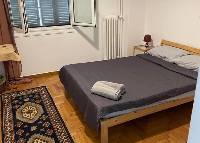 Plaka Quiet Apartment