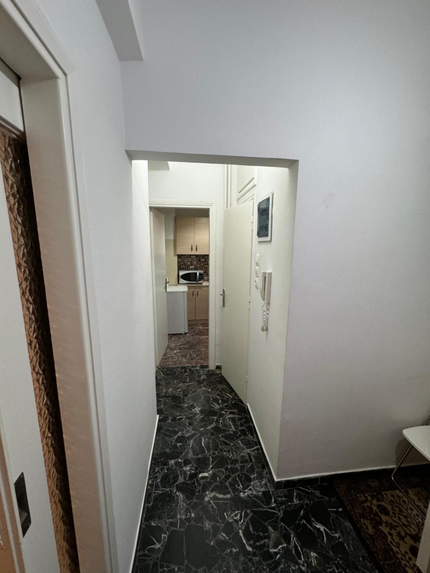 Apartment Plaka Quiet